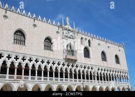 Venise, VE, Italie - 13 juillet 2020: Palais ducal également appelé Palazzo Ducale en langue italienne Banque D'Images