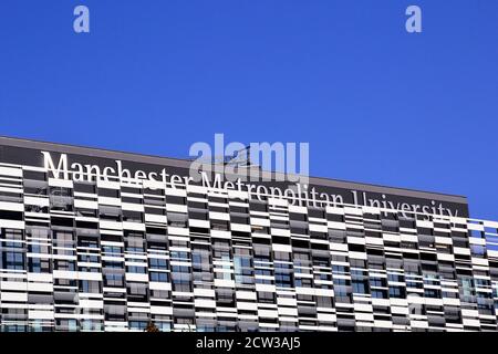 Brooks Building, Manchester Metropolitan University, Manchester, royaume-uni. Le 25 septembre, les médias ont rapporté que l’Université métropolitaine de Manchester, le Conseil municipal de Manchester et la Direction de la santé publique de l’Angleterre avaient chargé des étudiants des salles Birley Hall et Cambridge Hall de l’Université métropolitaine de Manchester de s’isoler pendant 14 jours. Cette situation a suivi une augmentation de 19 cas de Covid. Banque D'Images