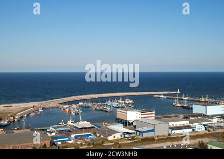 Vue aérienne du port de pêche des hommes de Wladyslawowo, Pologne Banque D'Images