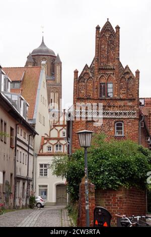Wulflamhaus - mittelalterliches Giebelhaus im Stil der Backsteingatik, Stralsund, Mecklenburg-Vorpommern, Deutschland Banque D'Images