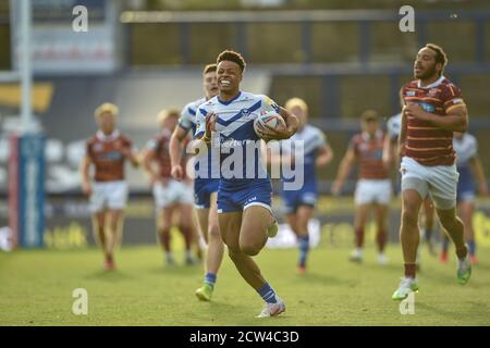 Regan Grace (5) de St Helens brise et marque un essayez de le faire 0-16 Banque D'Images