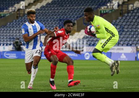 Brice Samba (30) de la forêt de Nottingham rassemble la balle Banque D'Images