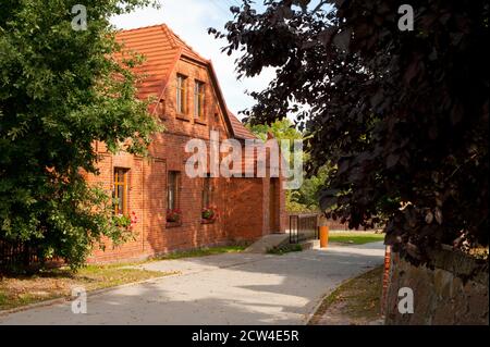 Ancienne maison en brique - presbytère (Pologne) Banque D'Images