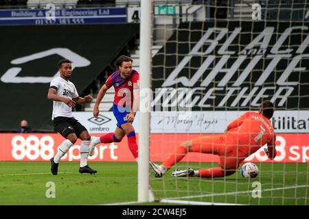 Ben Brereton (20) de Blackburn Rovers est à la tête de but mais ses efforts sont sauvés Banque D'Images