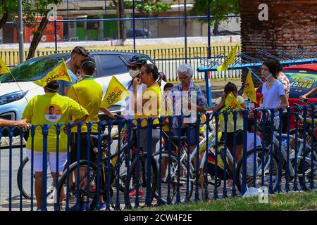 Recife, Brésil. 27 septembre 2020. Aujourd'hui commence la campagne électorale pour l'élection de 2020 en PE, les politiciens ont rencontré les dirigeants et fait une marche à vélo à Bairro da Torre, en PE. Credit: Marcelino Luis/FotoArena/Alay Live News Banque D'Images