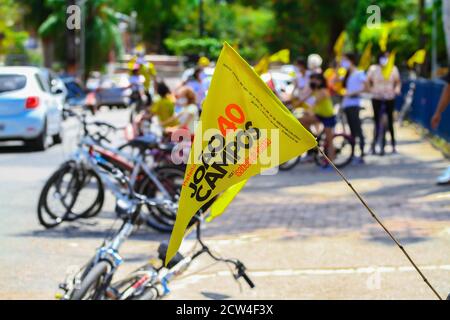 Recife, Brésil. 27 septembre 2020. Aujourd'hui commence la campagne électorale pour l'élection de 2020 en PE, les politiciens ont rencontré les dirigeants et fait une marche à vélo à Bairro da Torre, en PE. Credit: Marcelino Luis/FotoArena/Alay Live News Banque D'Images