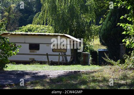 Camping dans la vallée de l'Ahr près de Marienthal Banque D'Images