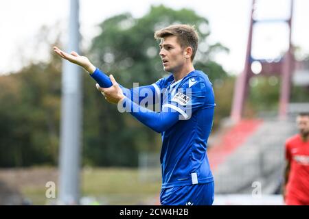 Karlsruhe, Allemagne. 27 septembre 2020. Marvin Wanitzek (KSC) montre le handball. GES/football/2ème Bundesliga: Karlsruher SC - VfL Bochum, 09/27/2020 football/Soccer: 2ème Ligue allemande: Karlsruhe vs Bochum, Karlsruhe, 27 septembre 2020 | usage dans le monde crédit: dpa/Alay Live News Banque D'Images