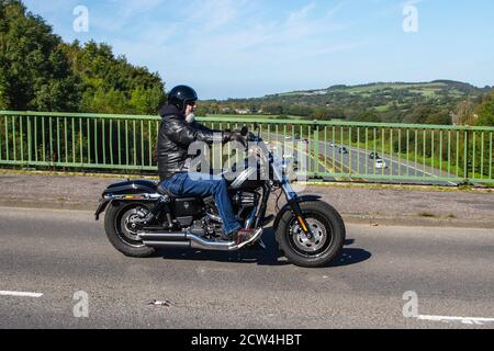 2017 Harley Davidson FAT BOB Fxdf 103 1690 17; motard; transport à deux roues, motos, véhicule, routes, motos, motards motorisés à Chorley, Royaume-Uni Banque D'Images