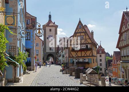 Rue Plönlein avec Sieberstor (à gauche) et Kobolzeller Tor (à droite), vieille ville, Rothenburg ob der Tauber, moyenne-Franconie, Bavière, Allemagne Banque D'Images