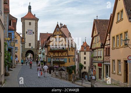 Rue Plönlein avec Sieberstor (à gauche) et Kobolzeller Tor (à droite), vieille ville, Rothenburg ob der Tauber, moyenne-Franconie, Bavière, Allemagne Banque D'Images