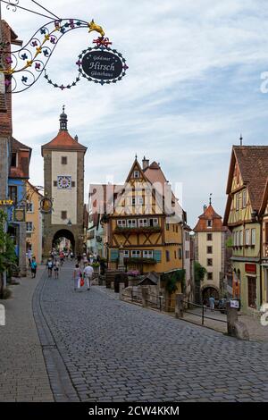 Rue Plönlein avec Sieberstor (à gauche) et Kobolzeller Tor (à droite), vieille ville, Rothenburg ob der Tauber, moyenne-Franconie, Bavière, Allemagne Banque D'Images