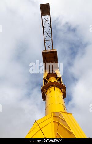 Nantes, France : 22 février 2020 : grue jaune géante Banque D'Images