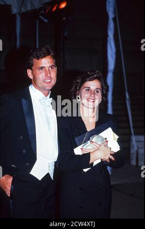 Marvin Bush, le plus jeune fils de l'ancien président des États-Unis George H. W. Bush et de la première dame Barbara Bush, à gauche, Et sa sœur, Dorothy Bush LeBlond, assistent au Royal Gala Evening pour profiter du London City Ballet avec Diana, princesse de Galles, au Department of Commerce à Washington DC, Etats-Unis, le 4 octobre 1990.Credit: Ron Sachs/CNP | usage dans le monde entier Banque D'Images