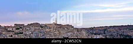 Paysage urbain image aérienne de la ville médiévale de Matera sassi. Matera, Basilicate / Italie. Banque D'Images