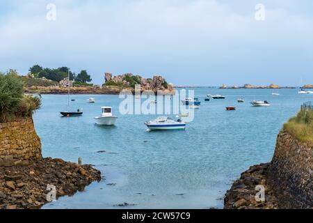 Ile de Brehat, France - 27 août 2019 : pont Vauban ou pont ar Prad et port de l'usine de corde sur l'île de Brehat en Bretagne Banque D'Images