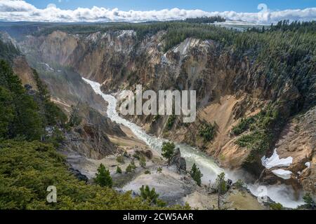 grand canyon de l'yellowston depuis le plateau nord vers wyoming aux états-unis Banque D'Images