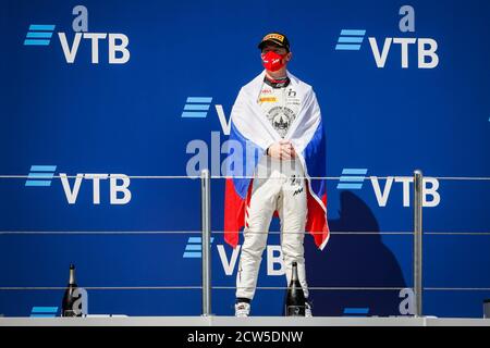 Sotchi, Russie. 27 septembre 2020. 24 Mazepin Nikita (rus), Grand Prix Hitech, Dallara F2 2018, podium lors de la 10e manche du Championnat de Formule 2 2020 de la FIA du 25 au 27 septembre 2020 sur l'Autodrom Sotchi, à Sotchi, Russie - photo Antonin Vincent / DPPI crédit: LM/DPPI/Antonin Vincent/Alamy Live News crédit: Gruppo Editoriale LiveMedia/Alay Live News Banque D'Images