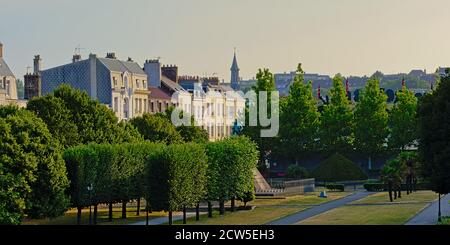 Place auguste mariette pacha le matin ensoleillé à Boulogne-sur-Mer. Banque D'Images