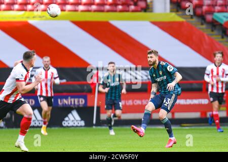 Sheffield, Royaume-Uni. 27 septembre 2020. Le milieu de terrain de Leeds United Mateusz Klich (43) passe le ballon lors du match de football de la première ligue du championnat anglais entre Sheffield United et Leeds United le 27 septembre 2020 à Bramall Lane à Sheffield, Angleterre - photo Malcolm Bryce / ProSportsImages / DPPI crédit: LM/DPPI/Malcolm Bryce/Alamy Live News Banque D'Images