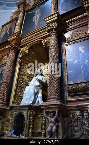 Quito, Equateur - intérieur de l'église la Compañía de Jesus Banque D'Images