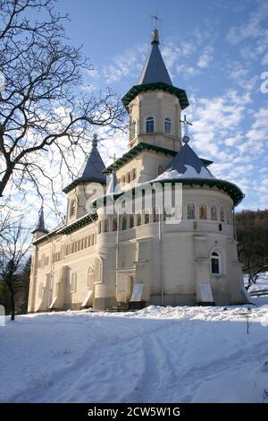 Le monastère chrétien orthodoxe de Nechit, dans le comté de Neamt, en Roumanie. Banque D'Images