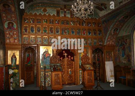 Intérieur du monastère chrétien orthodoxe Nechit, dans le comté de Neamt, en Roumanie Banque D'Images