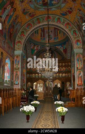 Intérieur du monastère chrétien orthodoxe Nechit, dans le comté de Neamt, en Roumanie Banque D'Images