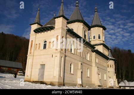 Le monastère chrétien orthodoxe de Nechit, dans le comté de Neamt, en Roumanie. Banque D'Images