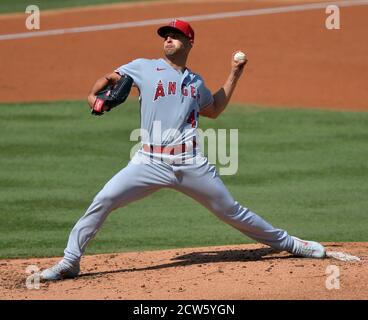 Los Angeles, États-Unis. 27 septembre 2020. Les Anges de Los Angeles le pichet de départ Patrick Sandoval se termine pour livrer dans le deuxième repas contre les Dodgers de Los Angeles au Dodger Stadium à Los Angeles le dimanche 27 septembre 2020. Photo de Jim Ruymen/UPI crédit: UPI/Alay Live News Banque D'Images