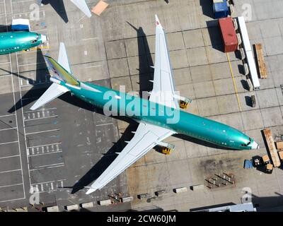 Boeing 737 Max avec couche de protection anticorrosion. Avion à l'extérieur de l'usine Boeing de Renton à l'aéroport de Renton, États-Unis. Avion assemblé sans moteur. Banque D'Images