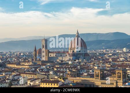 Duomo Florence avec vue sur la ville en Toscane, Italie. Banque D'Images