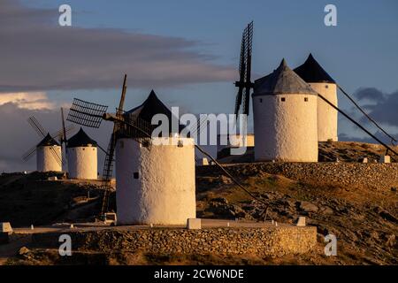 molinos de Consuegra, cerro Calderico, Consuegra, provincia de Toledo, Castilla-la Mancha, Espagne Banque D'Images