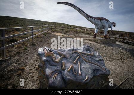 Reproduccion a tamaño naturel d'un dinosaurio Baryonyx, Yacimiento de icnitas de la era del Peladillo, Igea, la Rioja , Espagne, Europe Banque D'Images