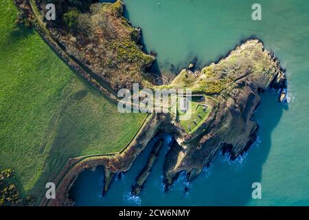 Fishguard est une ville côtière de Pembrokeshire, au pays de Galles, au Royaume-Uni. La ville est petite et divisée en deux parties, la ville principale de Fishguard et la Basse Fishguard Banque D'Images