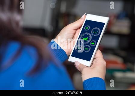 Écran de smartphone affichant un concept d'analyse graphique Banque D'Images