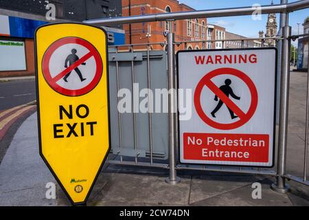 Pas de sortie et pas de panneau d'entrée à l'entrée du bus Échangeur de la gare à Bolton Lancashire juillet 2020 Banque D'Images