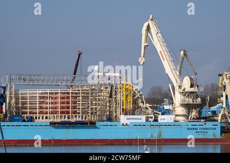 Récipient de pose de câble de connecteur Maersk. Le navire est amarré dans le port de Blyth, sur la côte de Northumberland. Banque D'Images