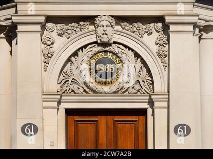 Londres, Angleterre, Royaume-Uni. Union Bank Chambers (1865), 61, rue Carey. Anciennement Union Bank of London Limited, Chancery Lane Branch, maintenant pub/restauration Banque D'Images