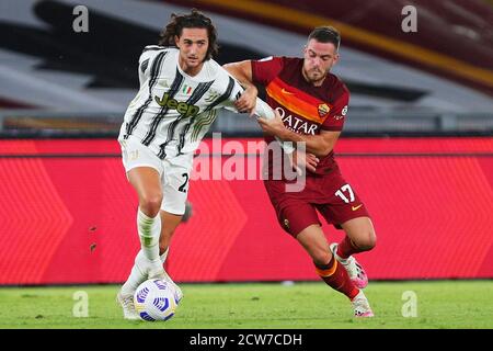 Adrien Rabiot de Juventus (L) vies pour la balle avec Jordan Veretout of Roma (R) pendant le championnat italien Serie Un match de football entre COMME ROM Banque D'Images