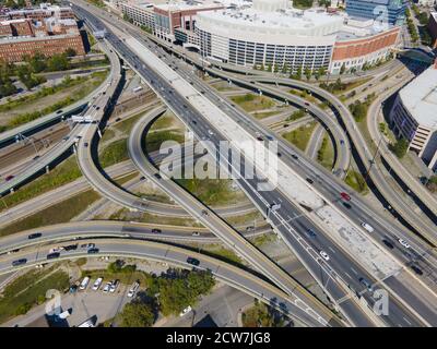 Providence Interchange Road à l'Interstate Highway I-95 sortie 22 vers Memorial Blvd vue aérienne dans le centre-ville de Providence, Rhode Island RI, États-Unis. Banque D'Images