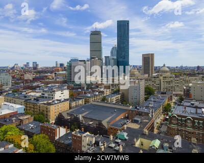 Gratte-ciels de Boston Back Bay incluant Prudential Tower, John Hancock Tower et four Seasons Hotel at One Dalton Street, Boston, Massachusetts, États-Unis. Banque D'Images