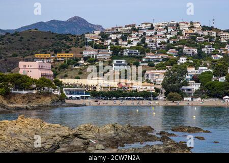 Plage de Grifeu à Llanca, Costa Brava, Catalogne, Espagne Banque D'Images