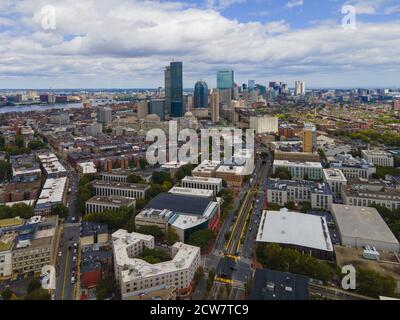 Gratte-ciels de Boston Back Bay incluant Prudential Tower, John Hancock Tower et four Seasons Hotel at One Dalton Street, Boston, Massachusetts, États-Unis. Banque D'Images