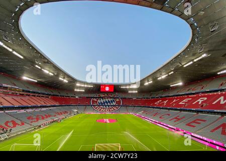 La Super coupe DFL entre le FC Bayern Munich et Borussia Dortmund a lieu sans spectateur. Vue d'ensemble, stade vide, intérieur, vue d'ensemble du stade sans spectateurs, emblème du club, emblème du club, Allianz Arena. Archive photo: Soccer 1er Bundesliga saison 2020/2021, 1 match, matchday01, FC Bayern Munich (M) - FCSchalke 04 (GE) 8-0, le 18 septembre 2020 à Munich ALLIANZARENA, le RÈGLEMENT DFL INTERDIT TOUTE UTILISATION DE PHOTOGRAPHIES COMME SÉQUENCES D'IMAGES ET/OU QUASI-VIDÉO.USAGE ÉDITORIAL SEULEMENT. | utilisation dans le monde entier Banque D'Images