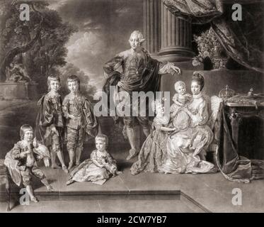 Portrait du roi George III d'Angleterre, de son épouse la reine Charlotte et de leur famille en 1770. À l'extrême gauche, le Prince William (tenant un perroquet) futur roi William IV d'Angleterre, le Prince George futur roi George IV d'Angleterre, le Prince Frederick, le Prince Edward (assis au sol avec chien), le roi George III, la princesse Charlotte Augusta et la princesse Sophia dans les bras de sa mère la reine Charlotte. Après une gravure de Richard Earlom à partir d'une peinture de l'artiste allemand Johann Zoffany. Banque D'Images