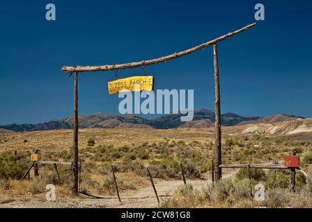 Porte d'entrée au ranch dans les montagnes Owyhee, région de High Desert, Idaho, États-Unis Banque D'Images