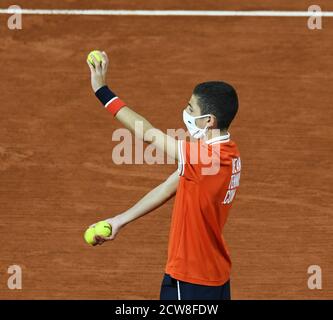 Paris, France. 28 septembre 2020. Roland Garros Paris Français ouvert 2020 jour 2 280920 Ballboy crédit: Roger Parker/Alay Live News Banque D'Images