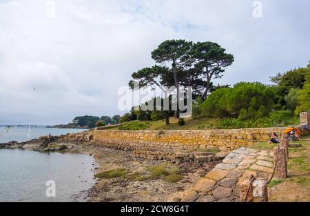 Ile de Brehat, France - 27 août 2019 : pont Vauban ou pont ar Prad et port de l'usine de corde sur l'île de Brehat en Bretagne Banque D'Images