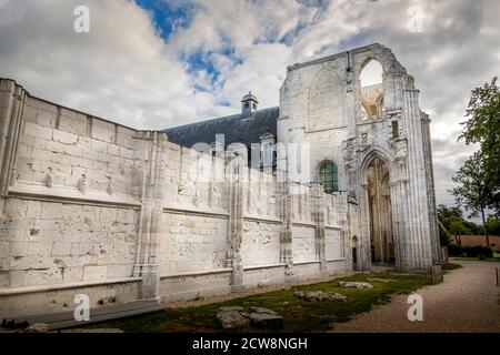 SAINT WANDRILLE, FRANCE - août Circa, 2020. Bâtiment avec quelques ruines du monastère de saint Condedus moine, détruit pendant la guerre mondiale de 1944 à Norm Banque D'Images